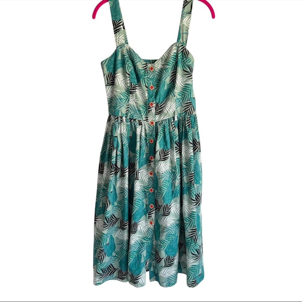 Collectif Green and White Leaf Print Midi Dress